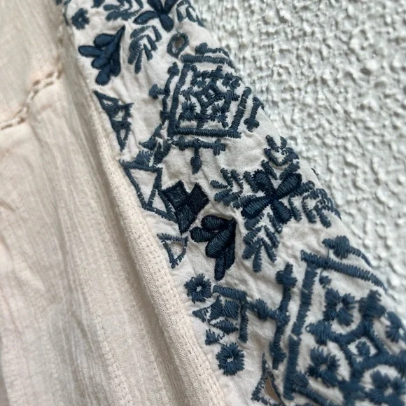 Akemi + Kin peasant top - Picture 3 of 4